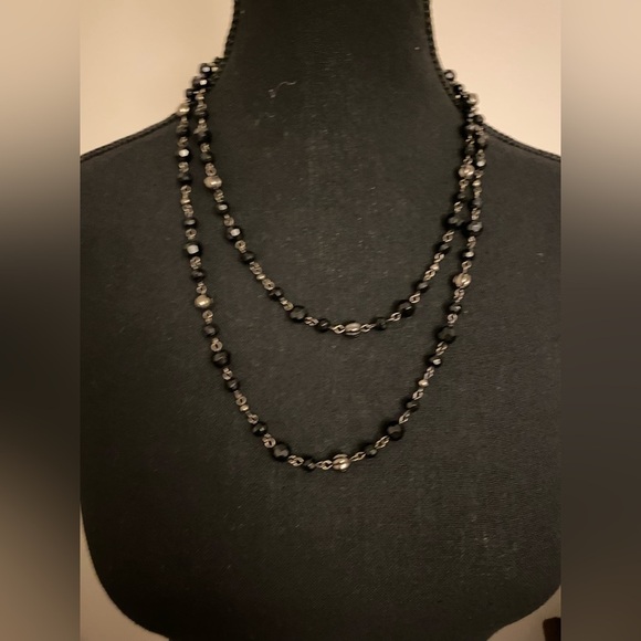 Long black beaded chain. - Picture 3 of 4